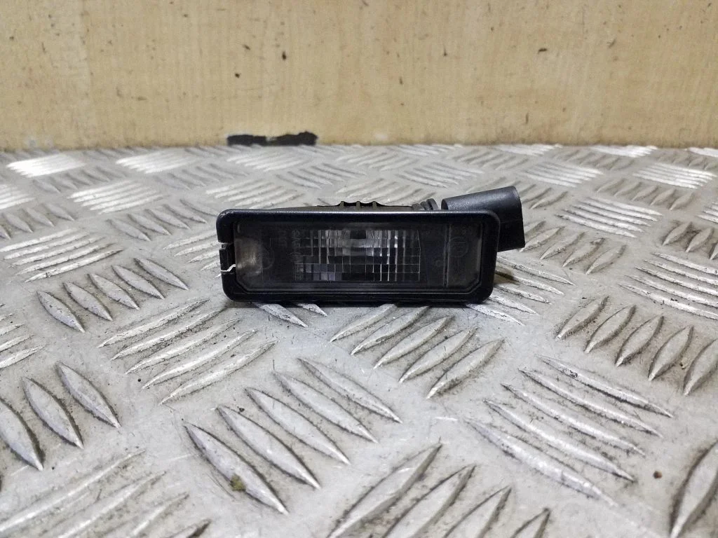 Number plate light 1K8943021