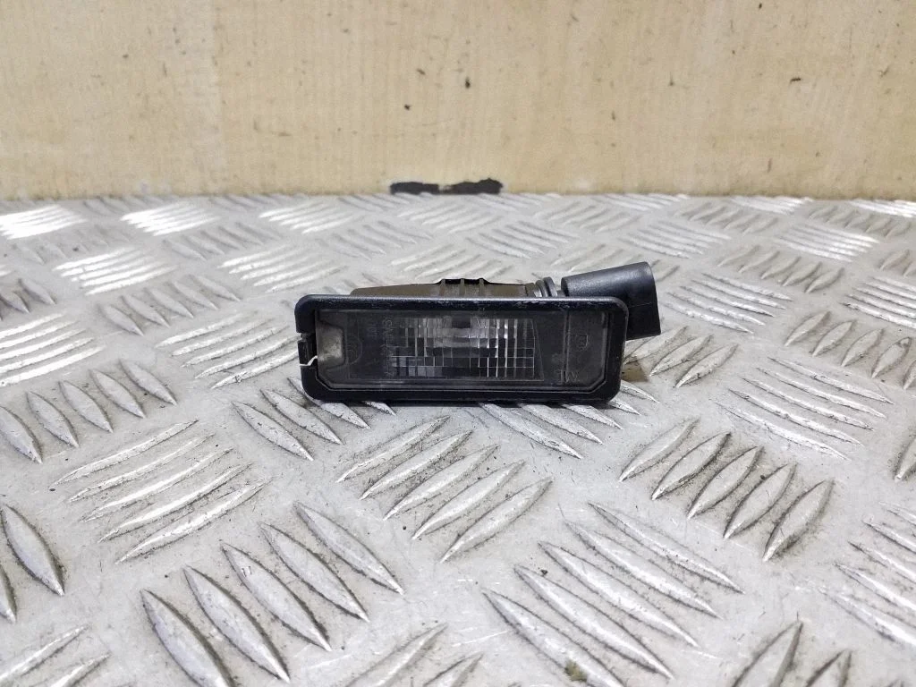 Number plate light 1K8943021