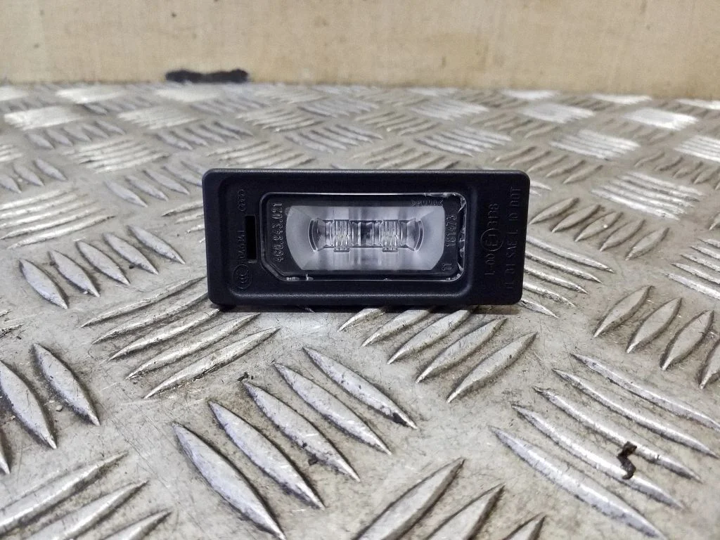 Number plate light 4G0943021
