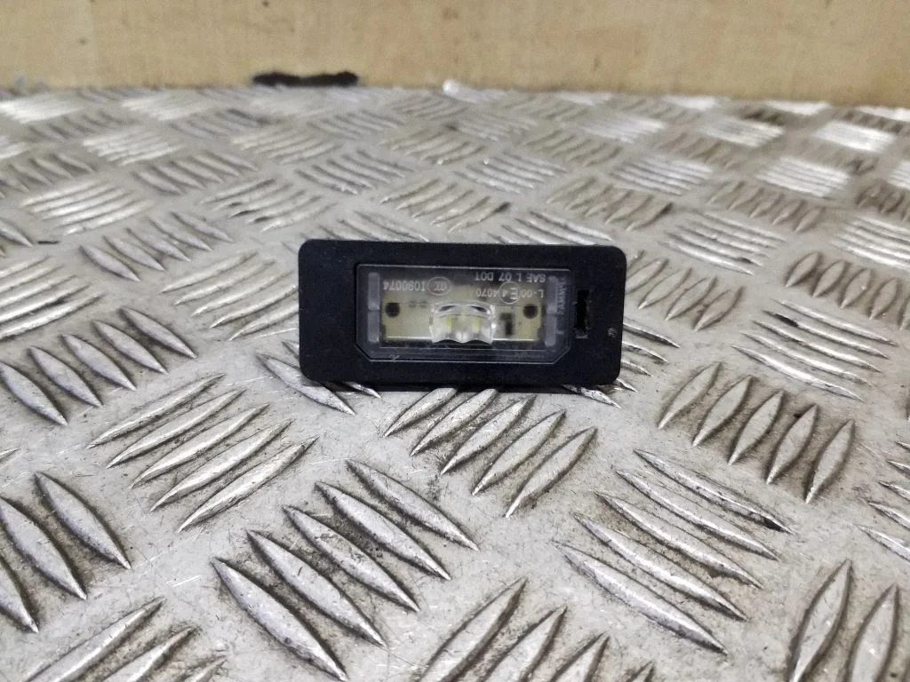 Number plate light 63267193293
