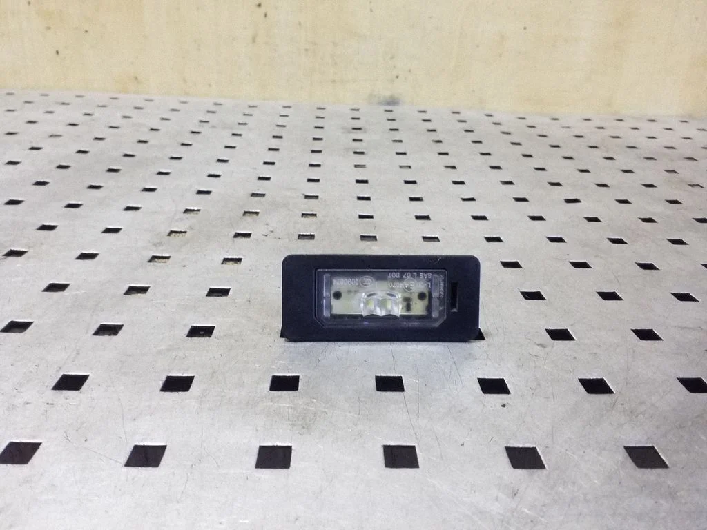 Number plate light 63267193293