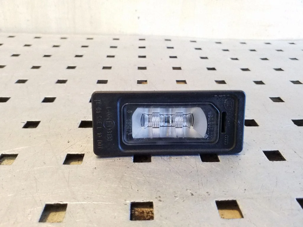 Number plate light 4G0943021