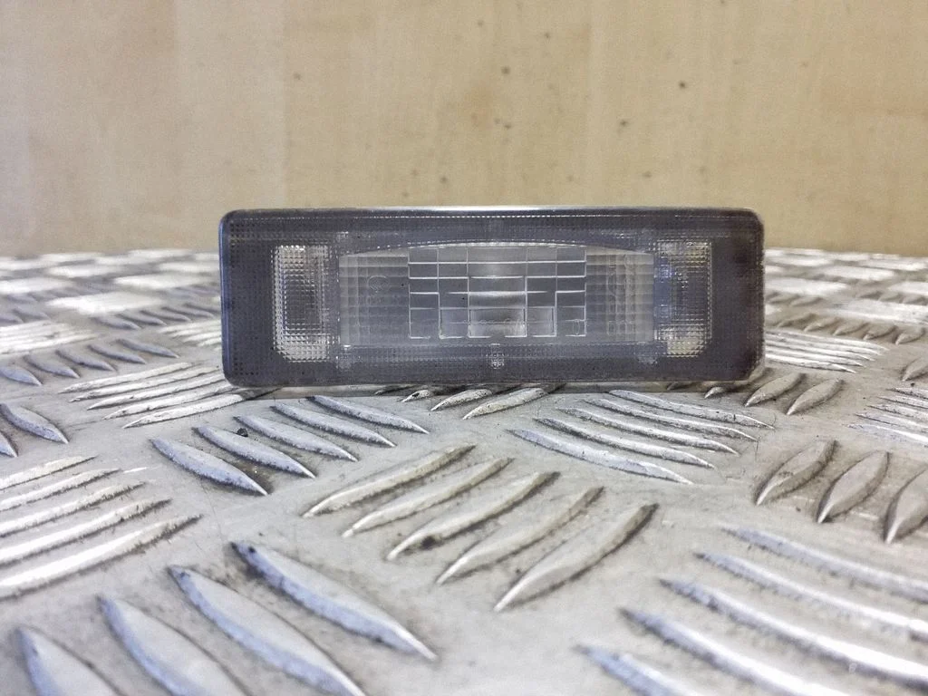 Number plate light 925012G000