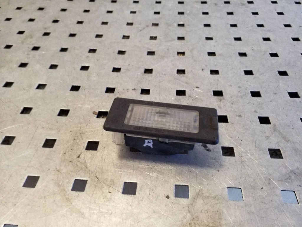 Number plate light 1K9943127A