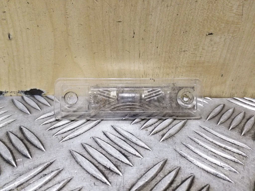 Number plate light E122877R4