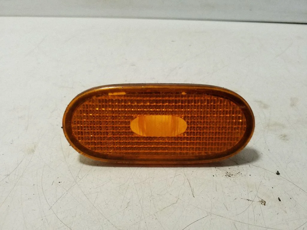 Front fender indicator light A0038202956