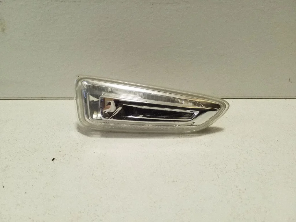 Front fender indicator light 13491089