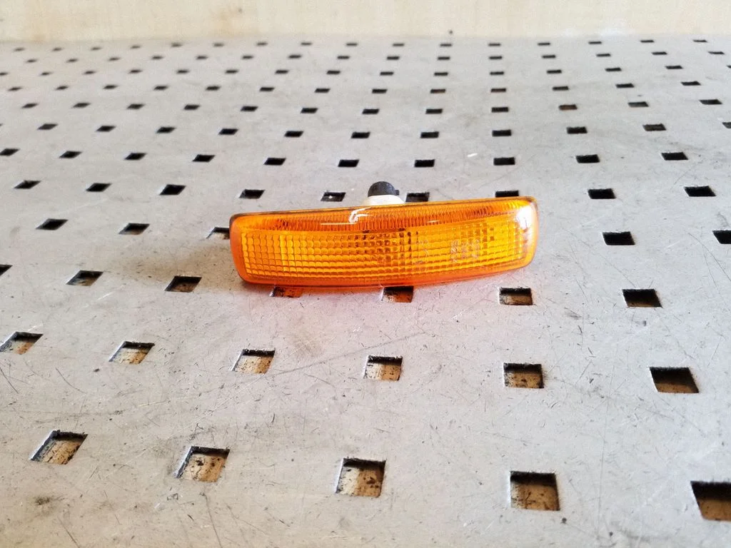Front fender indicator light – Land Rover Freelander 2 - LR2 (2007-2016)