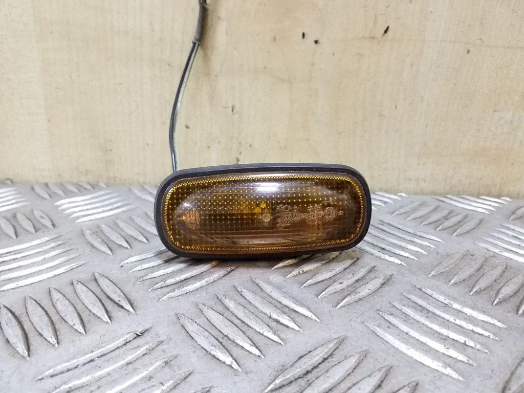 Front fender indicator light – Land Rover Freelander (1996-2006)