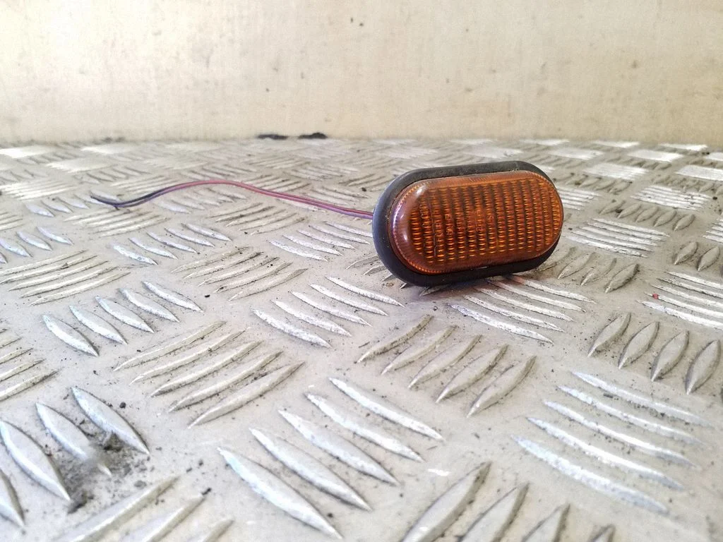 Front fender indicator light 7700847333