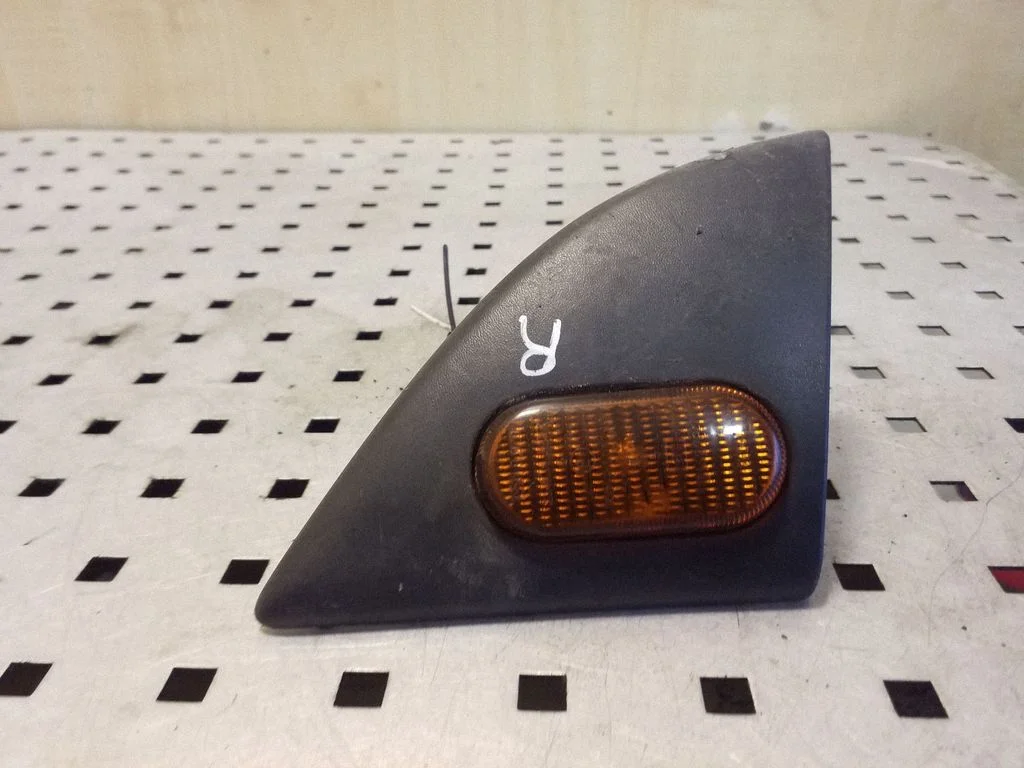 Front fender indicator light 6025300658 – Renault Espace IV (2002-2014)