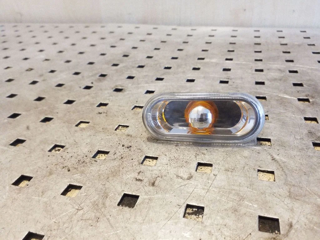 Front fender indicator light 6L0949117A
