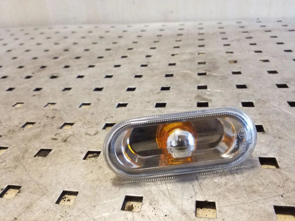 Front fender indicator light 6L0949117A