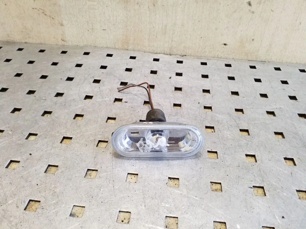 Front fender indicator light 1J0949117