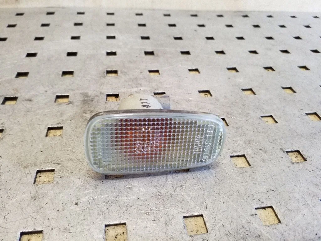 Poritiiva suunatuli – Toyota RAV 4 (XA20) (2000-2005)