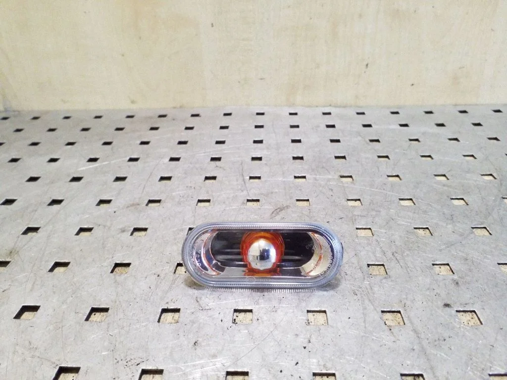 Front fender indicator light 7E0949117