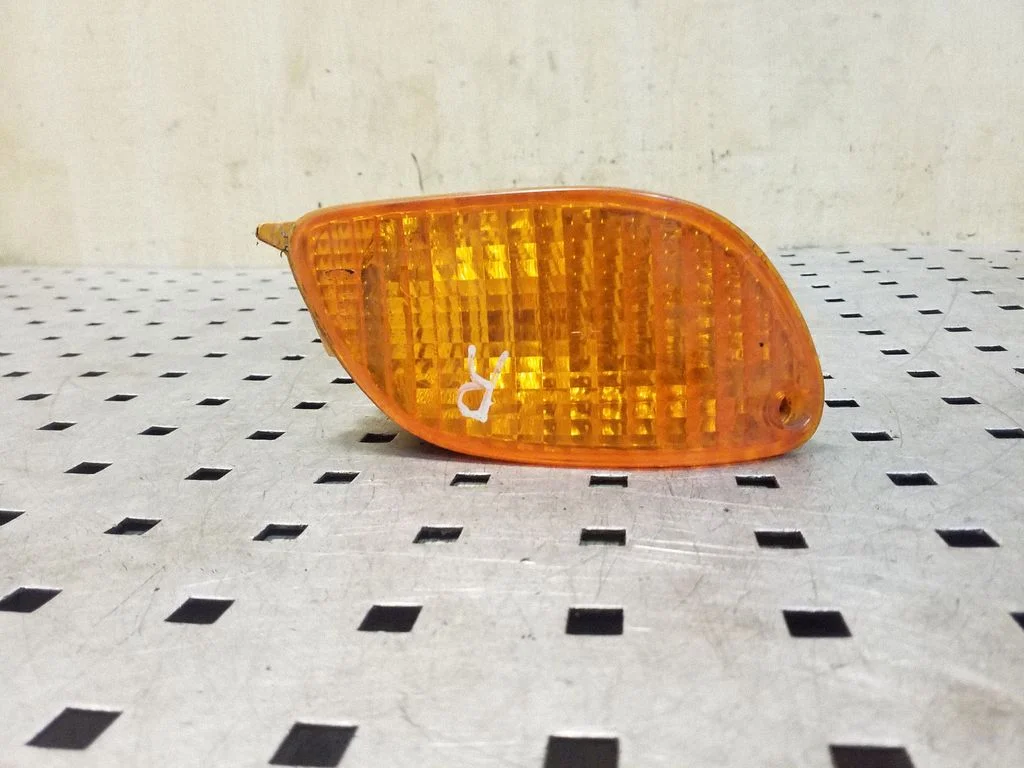 Front indicator light – Ford Focus (1998-2004)