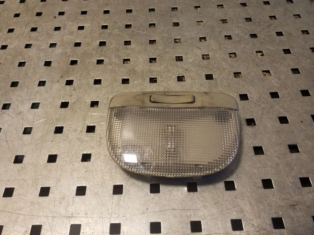 Rear seat light – Subaru Legacy (2007-2009)