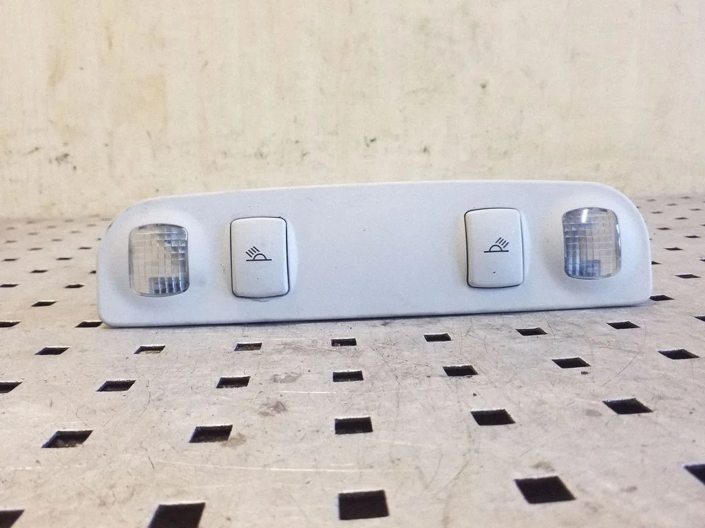 Rear seat light 8E0947111A