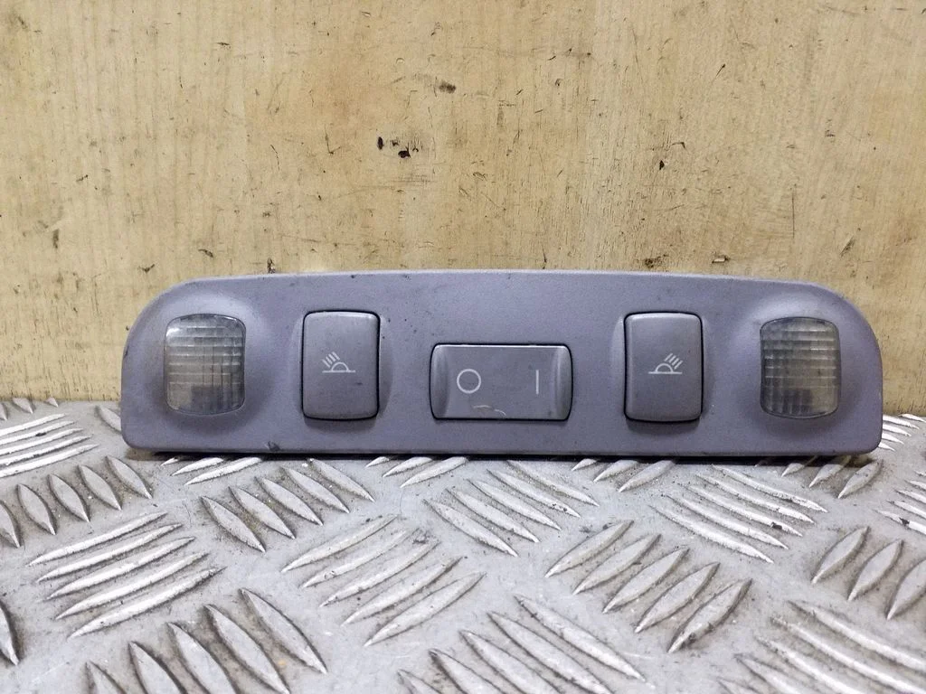 Rear seat light 8D0947111AA