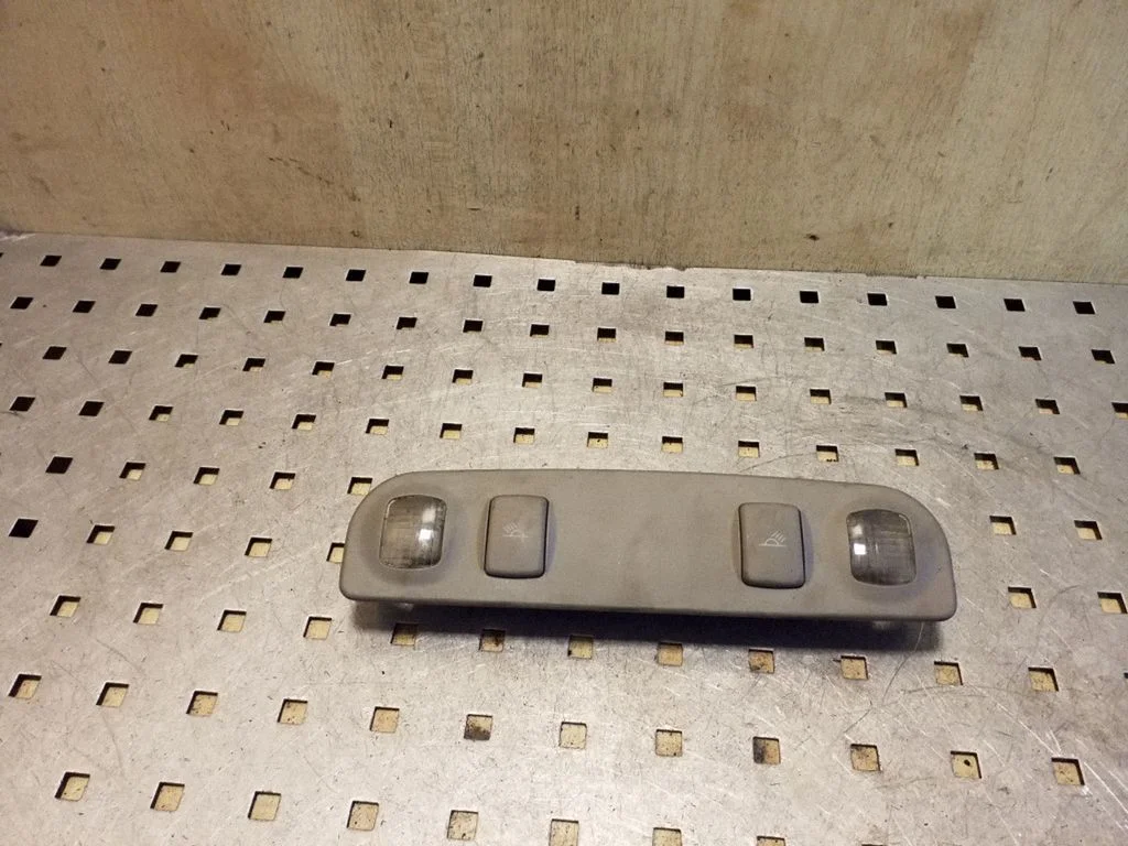 Rear seat light 8E0947111A