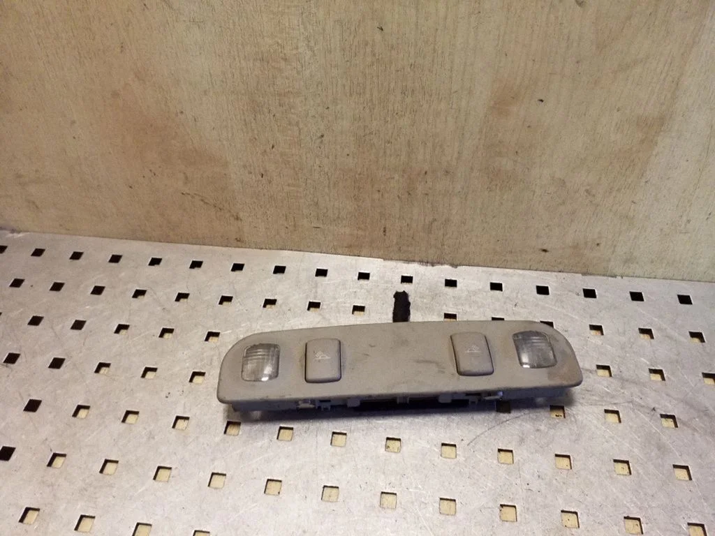 Rear seat light 8E0947111A