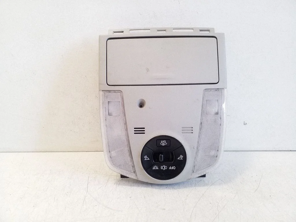 Esiistmete valgustustuli – Toyota Prius (XW30) (2009-2015)