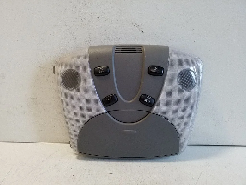 Front seat light A9068200001