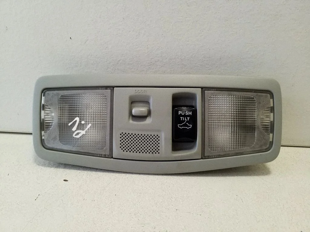 Front seat light 8401A009ZZ