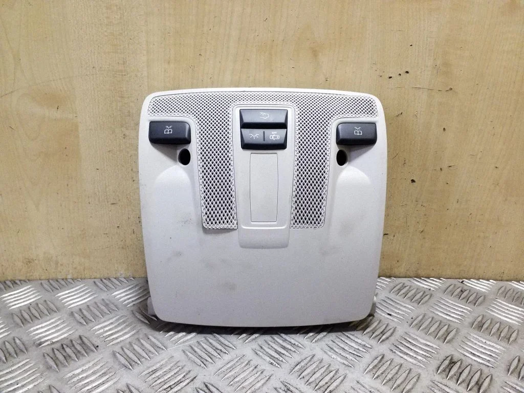 Front seat light A0009004408