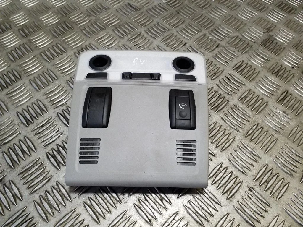 Front seat light 9225501