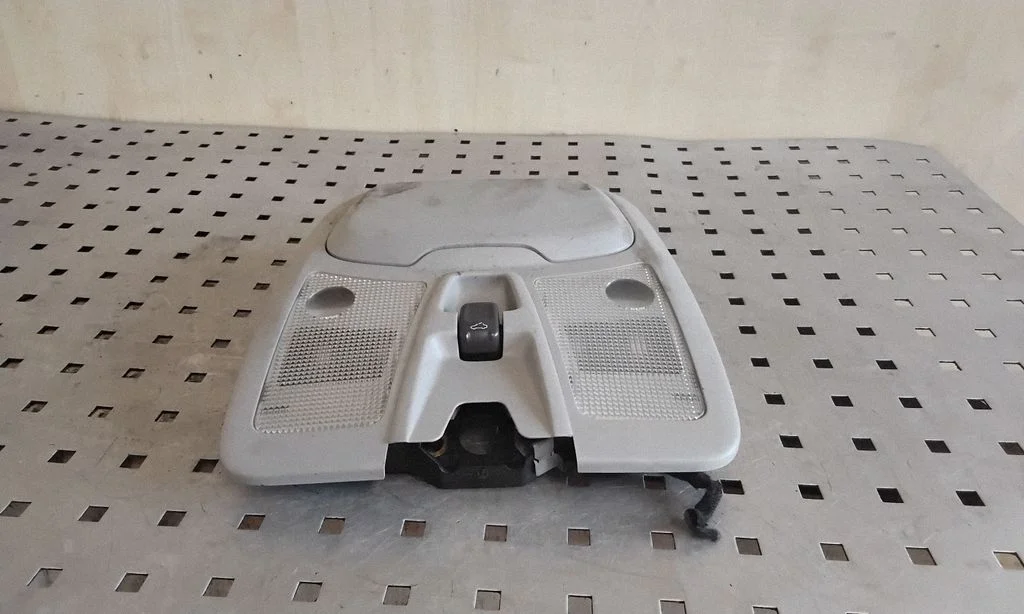 Front seat light 5043341