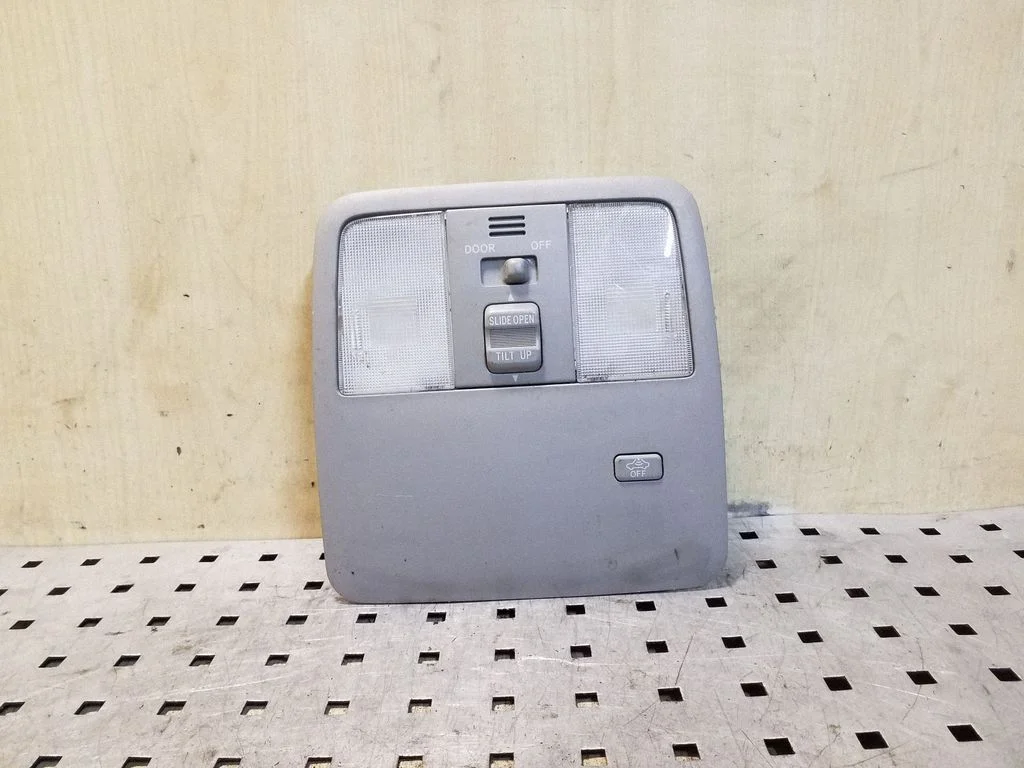Front seat light – Toyota RAV 4 (XA30) (2006-2016)