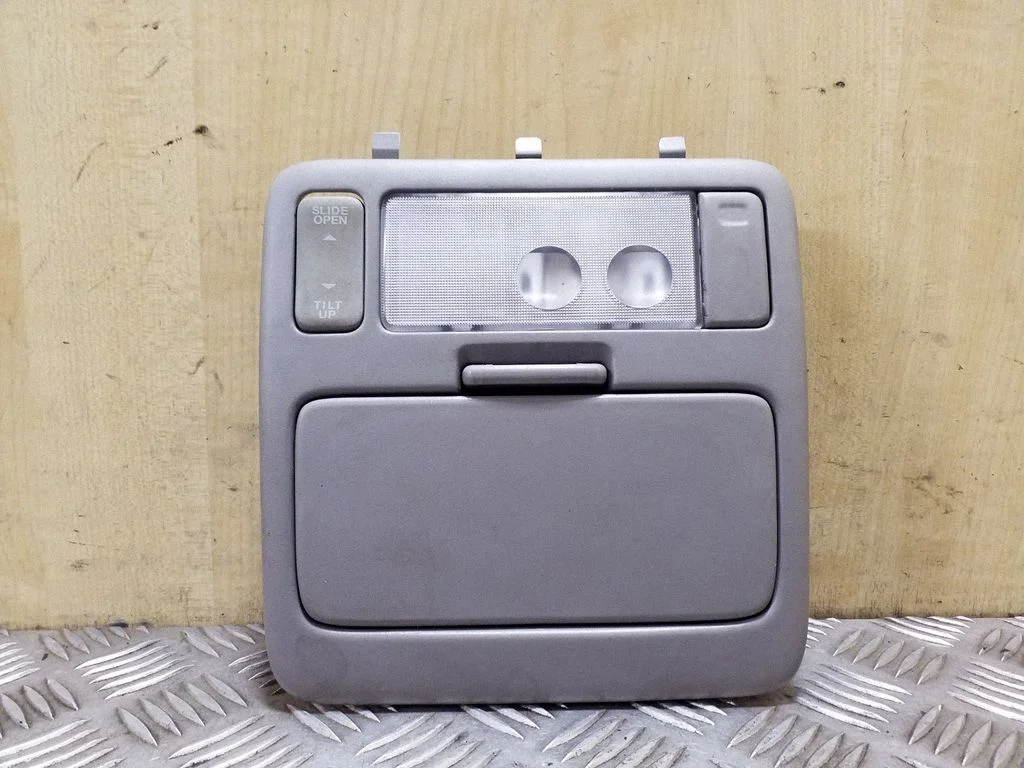Front seat light – Toyota RAV 4 (XA20) (2000-2005)