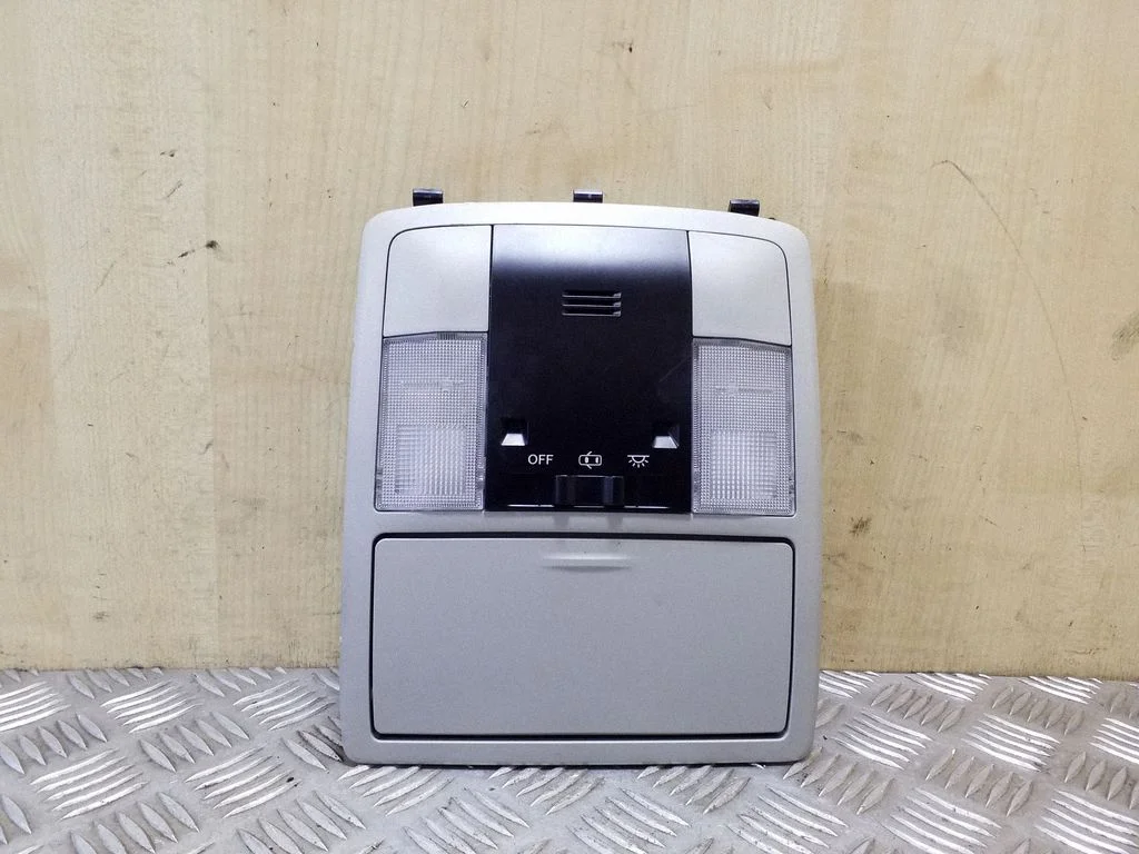 Front seat light 1D111140G