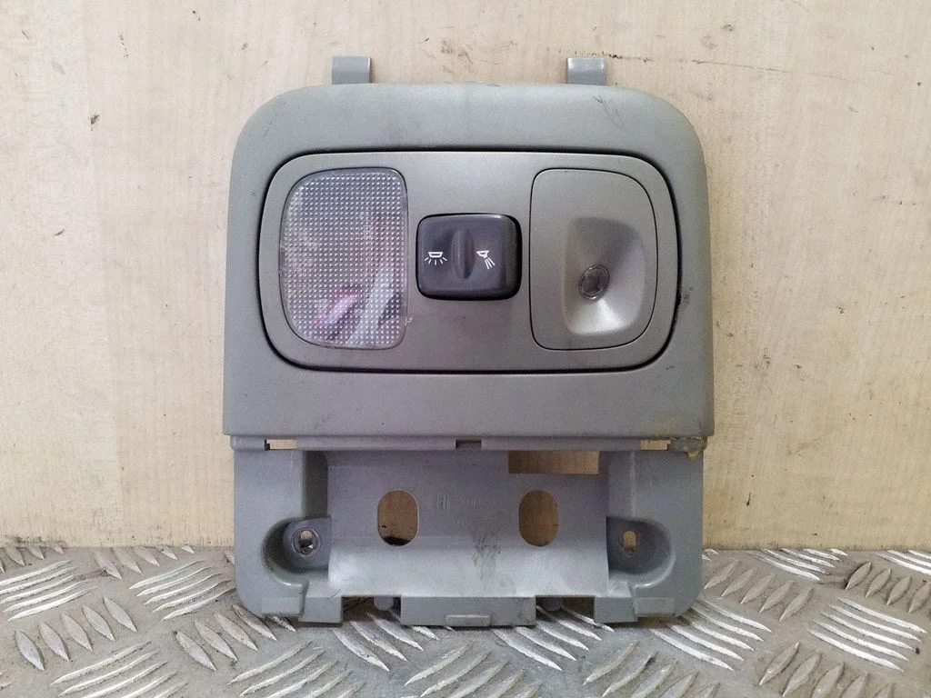 Front seat light 7700832029 – Renault Scenic I (1996-2003)