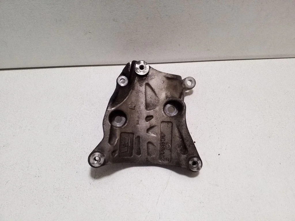 A/C compressor mount bracket 20513136F