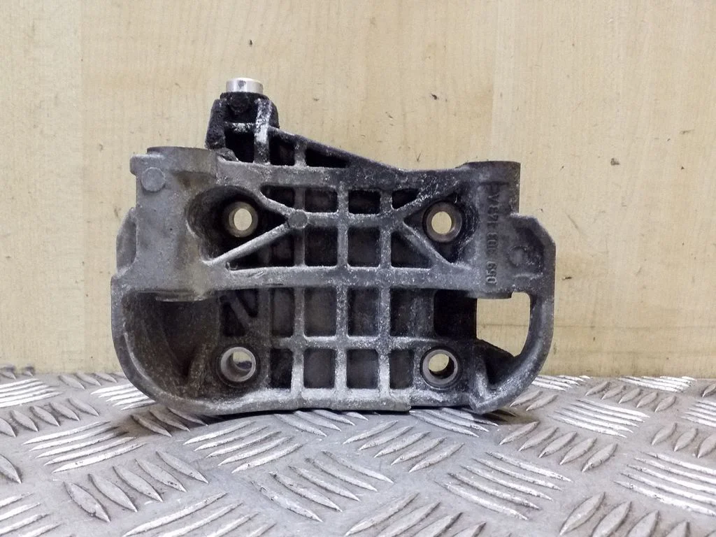 A/C compressor mount bracket 059903143AC