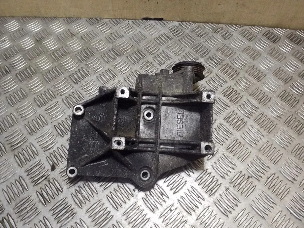 A/C compressor mount bracket 028260885A