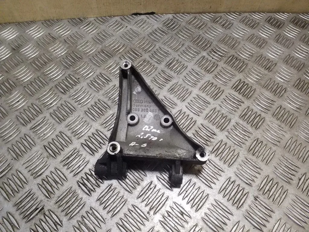 A/C compressor mount bracket – Audi A6 Allroad C5 (1999-2005)