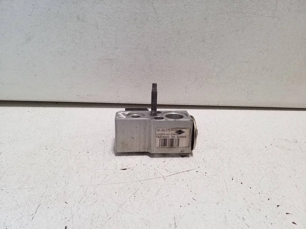 Zawór rozprężny klimatyzacji A2228301801