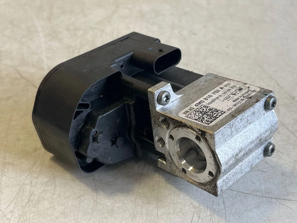 Air conditioning (A/C) expansion valve 4M0816702A