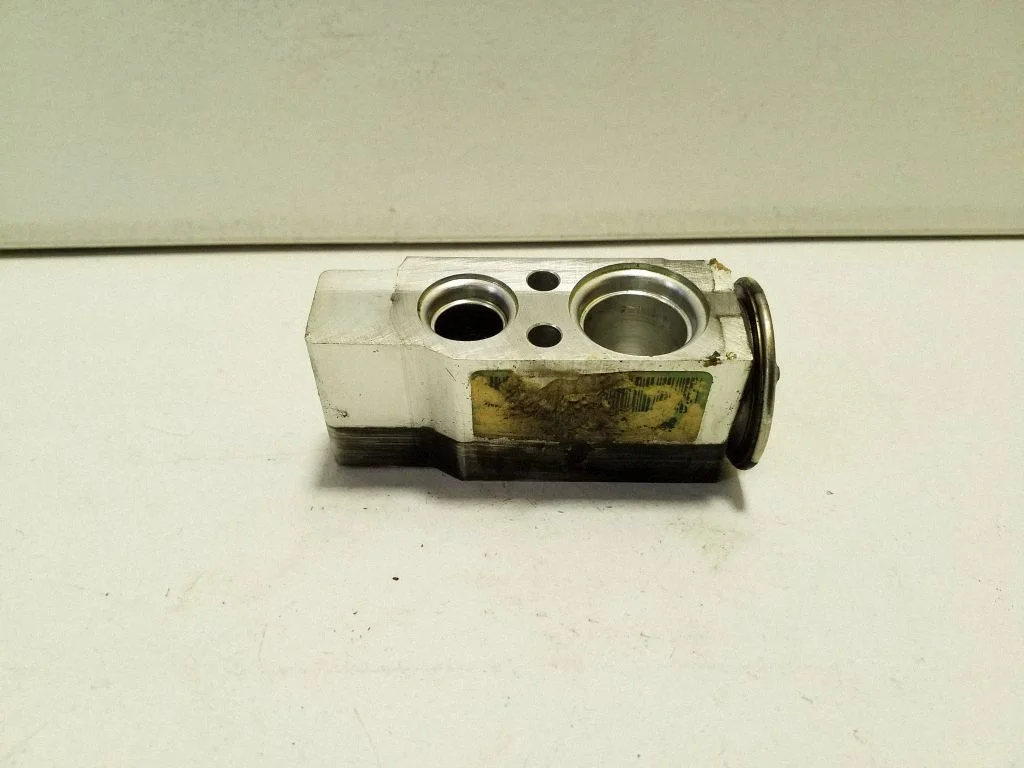 Air conditioning (A/C) expansion valve