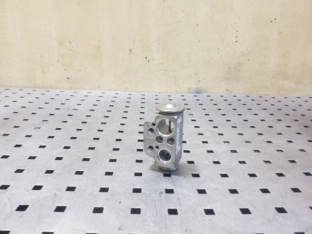 Air conditioning (A/C) expansion valve – Volkswagen Touareg II (2010-2018)