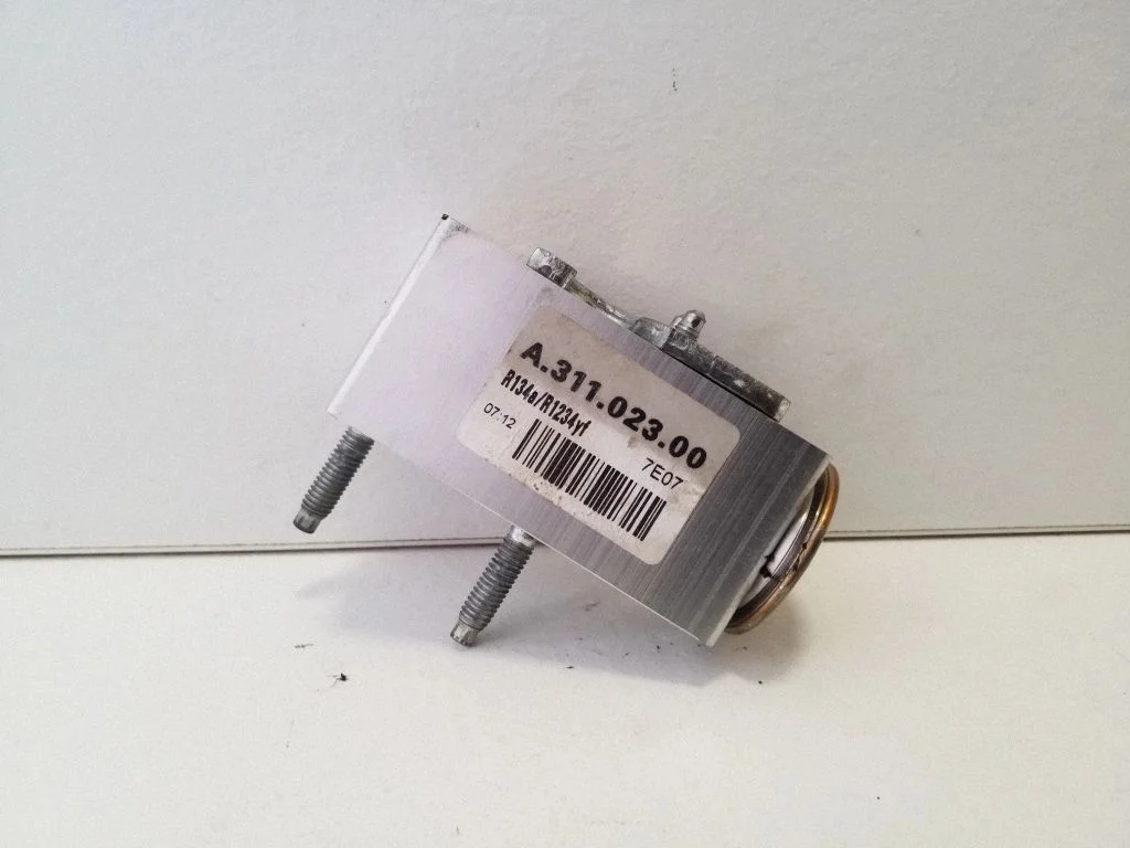 Air conditioning (A/C) expansion valve A31102300