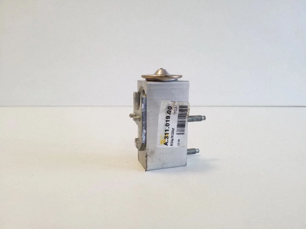 Air conditioning (A/C) expansion valve A31101900
