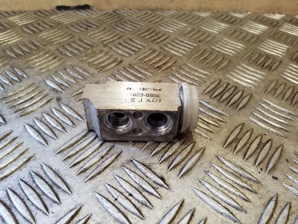 Air conditioning (A/C) expansion valve 416230860