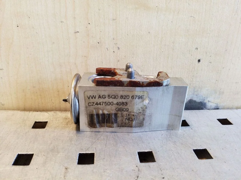 Air conditioning (A/C) expansion valve 5Q0820679E