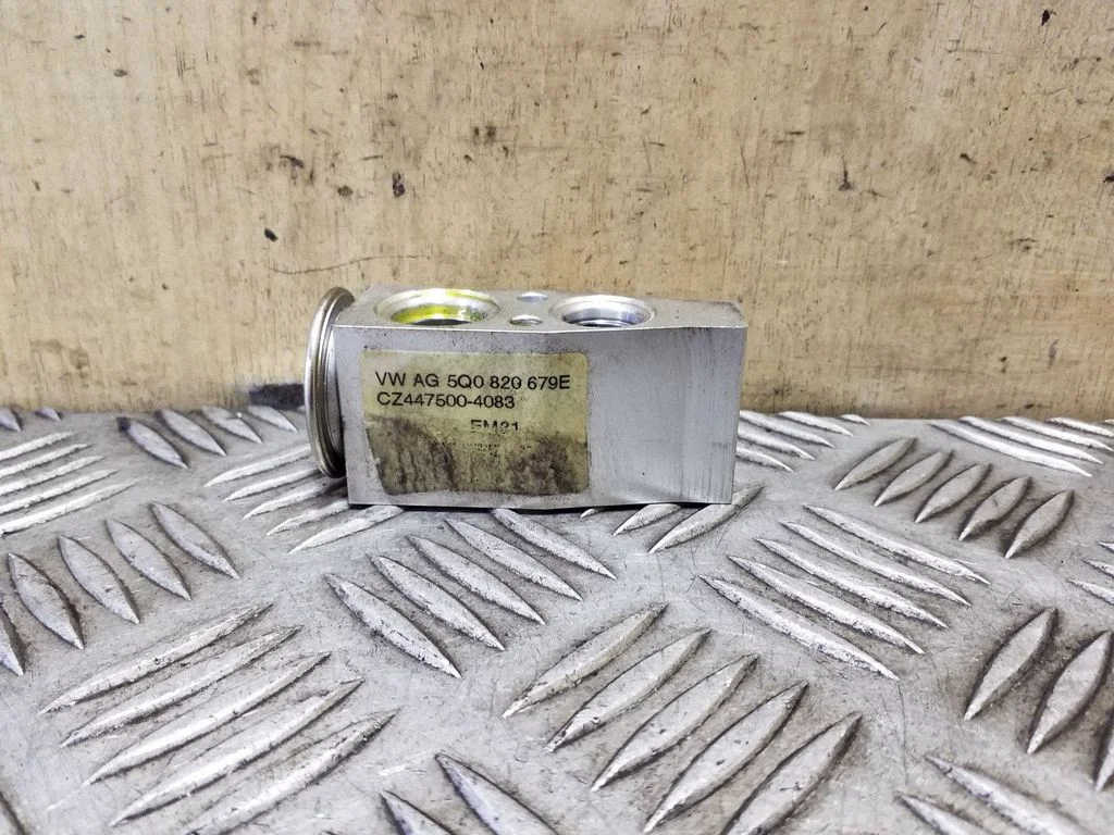 Air conditioning (A/C) expansion valve 5Q0820679E