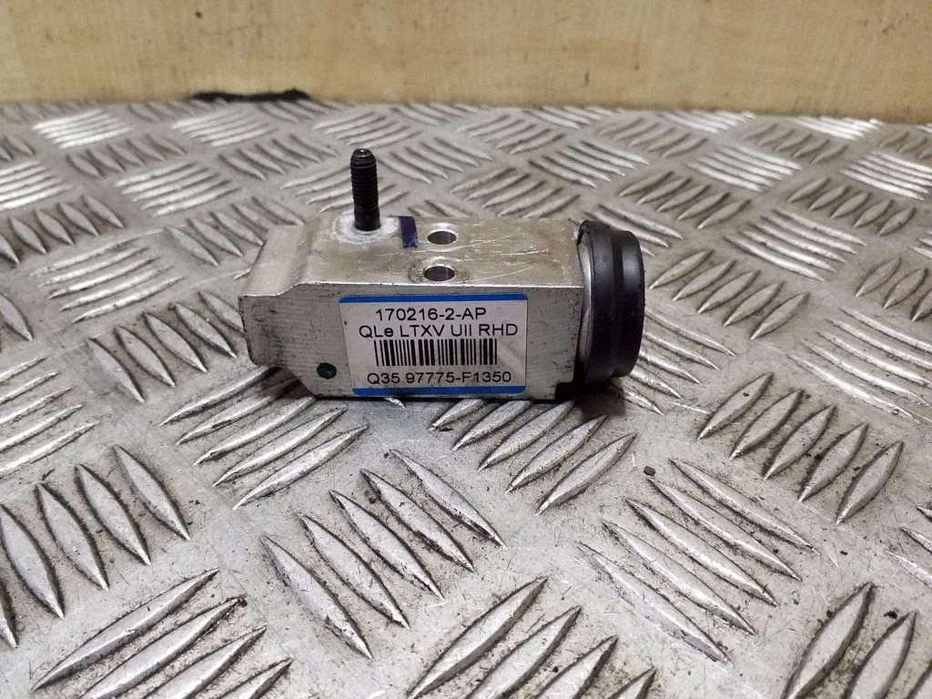 Air conditioning (A/C) expansion valve 97775F1350